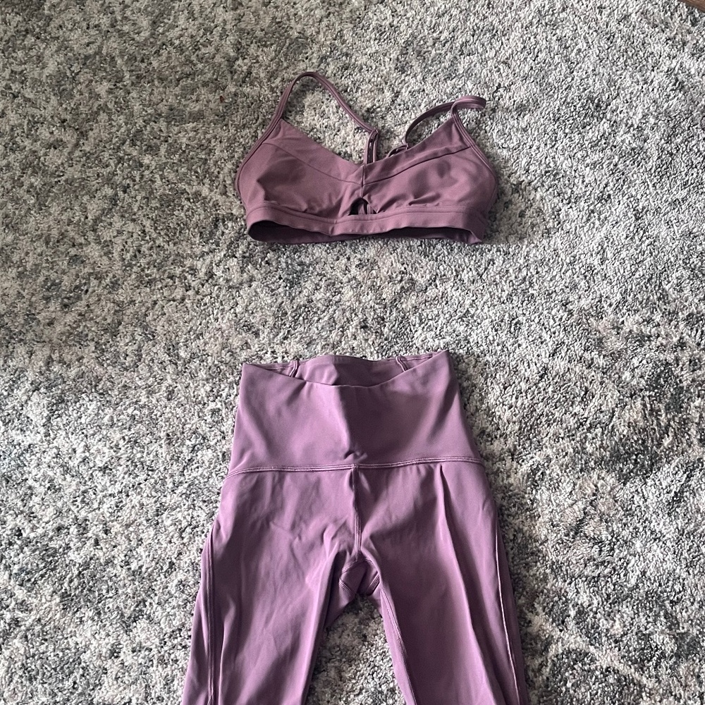 Lululemon pink bra and leggings set